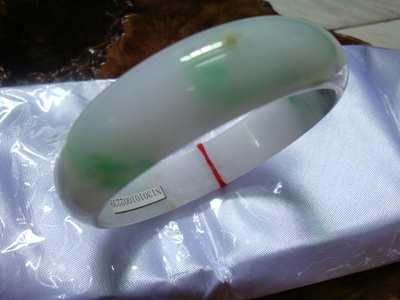 和田玉厦门—翡翠手镯