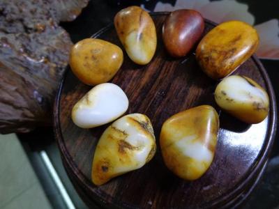 新疆和田玉籽料—羊脂白玉真皮籽料